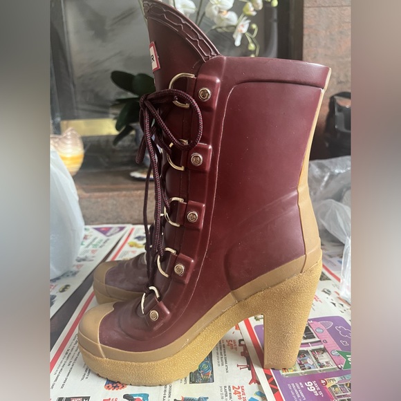 Hunter Gabby Lapin Burgundy High Heeled
Rain Boots - Picture 3 of 3